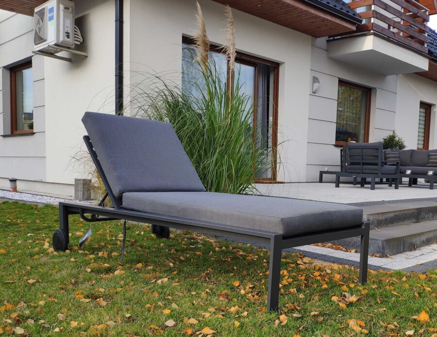 Leżak ogrodowy z materacem - aluminiowy HOLMON Ogrodowy Leżanka na taras Meble Metalowe