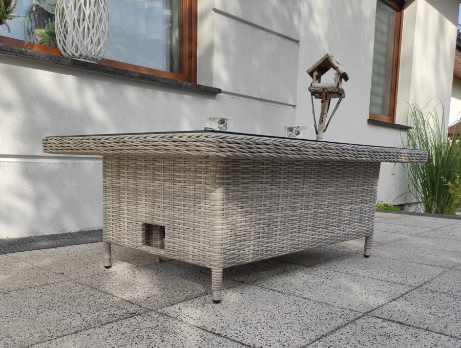 Podnoszony stół LAGOS – technorattan, szkło, regulacja 47–70