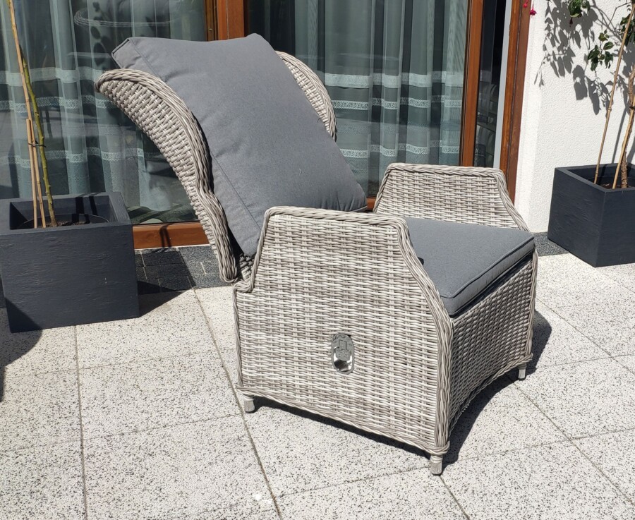 ROMA CAFFE SOLO Regulowany Rozkładany Fotel z podnóżkiem i stolikiem