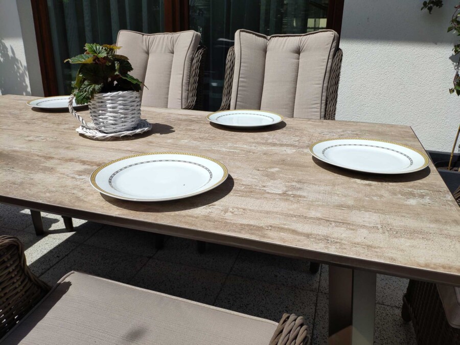 SOUTH CLASSIC Ogrodowy stół ceramiczny i fotele technorattan