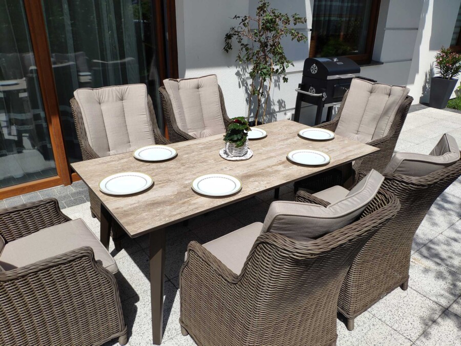 SOUTH CLASSIC Ogrodowy stół ceramiczny i fotele technorattan