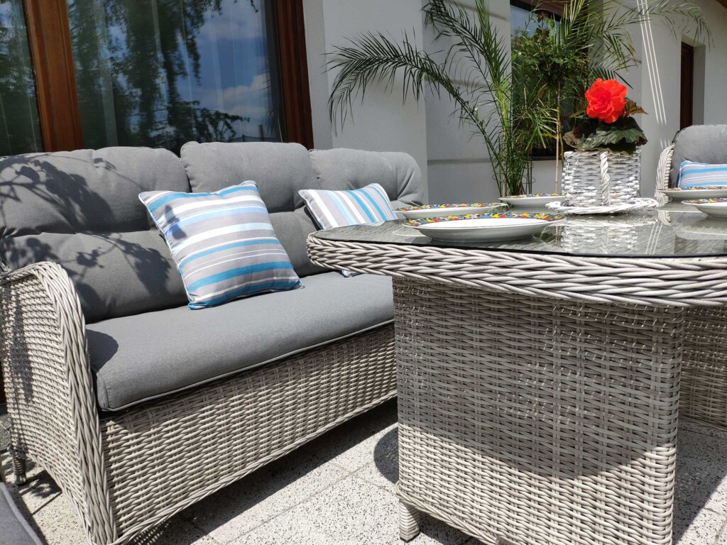 ARES BIG – stół ogrodowy ze szkłem hartowanym (detal blatu) - Duży zestaw kawowo-obiadowy