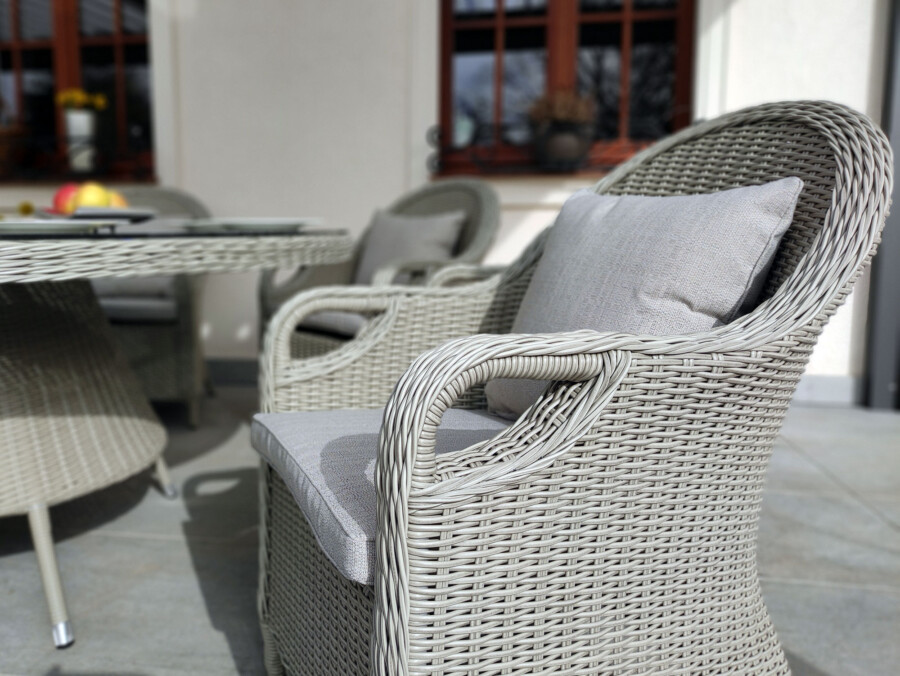 Mały stół okrągły na taras OLIMP 110 + 4 fotele