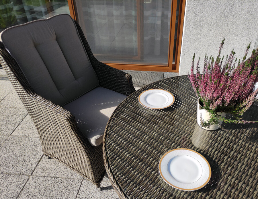 ADRIA S4 110 Mały Okrągły Stół Ogrodowy i 4 fotele z technorattanu