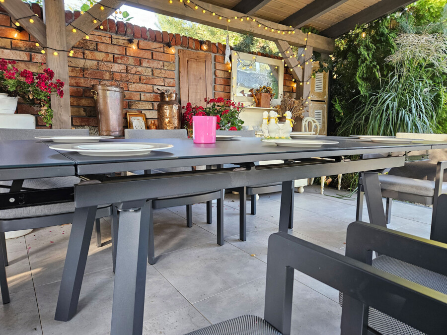 Rozkładany stół ogrodowy 150–250 – PAOLA | 6 foteli | Belgiardino