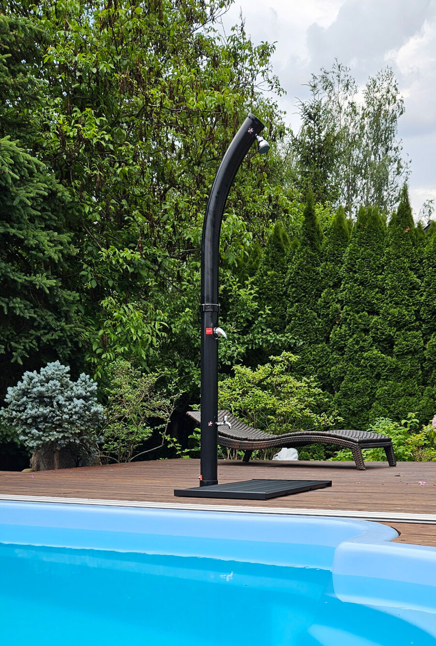 Czarny prysznic basenowy 3/16S