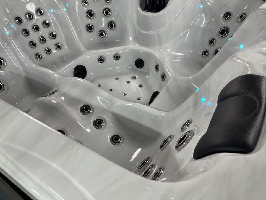 Jacuzzi / wanna ogrodowa z hydromasażem - NICEA