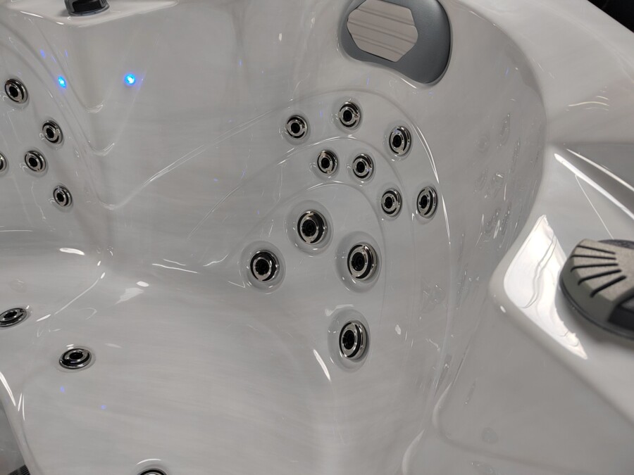 Jacuzzi / wanna ogrodowa z hydromasażem - CANNES