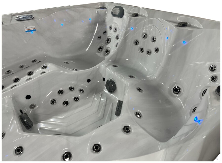 Jacuzzi / wanna ogrodowa z hydromasażem - CANNES