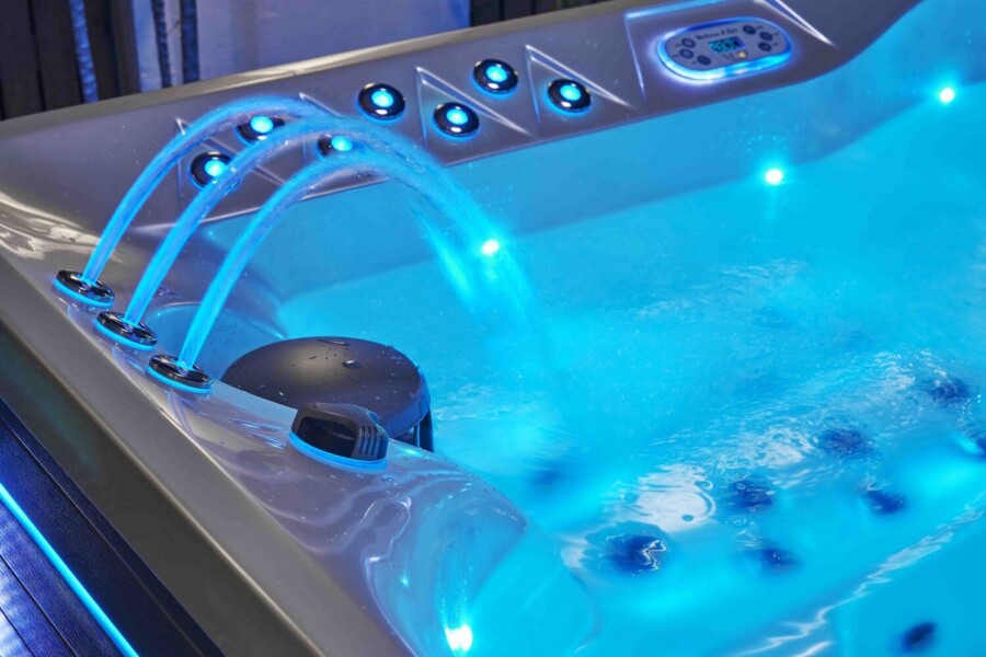 Jacuzzi / wanna ogrodowa z hydromasażem - CANNES