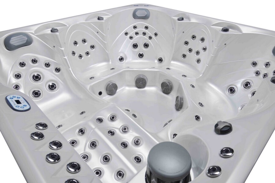 Jacuzzi / wanna ogrodowa z hydromasażem - CANNES