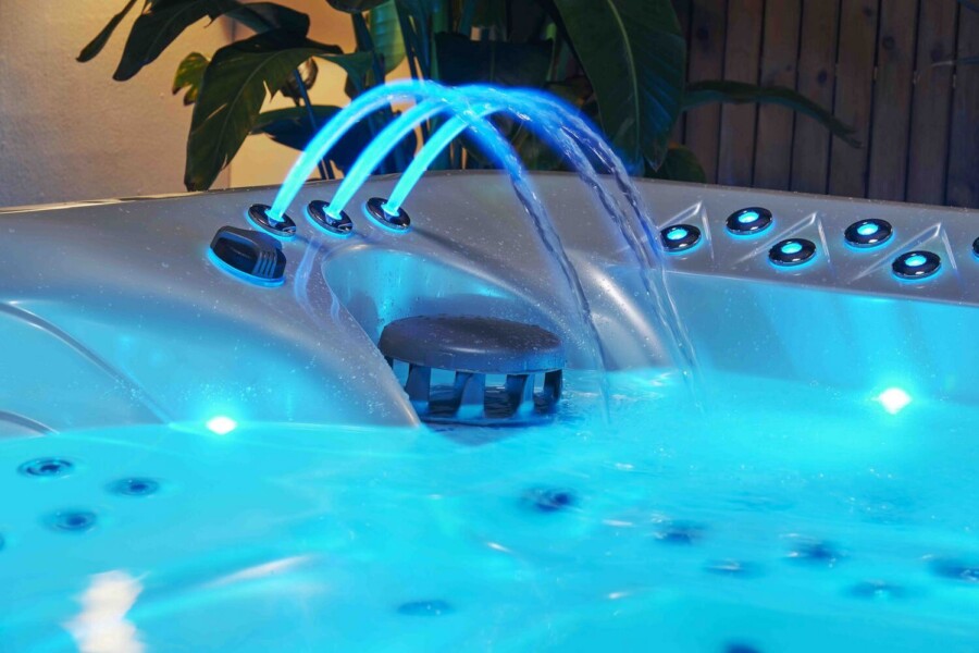 Jacuzzi / wanna ogrodowa z hydromasażem - CANNES