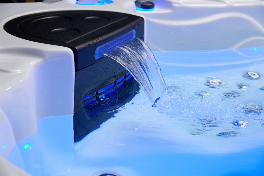 Jacuzzi / wanna ogrodowa z hydromasażem - MONTE CARLO