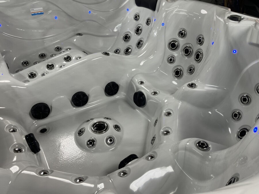 Jacuzzi / wanna ogrodowa z hydromasażem - MONTE CARLO
