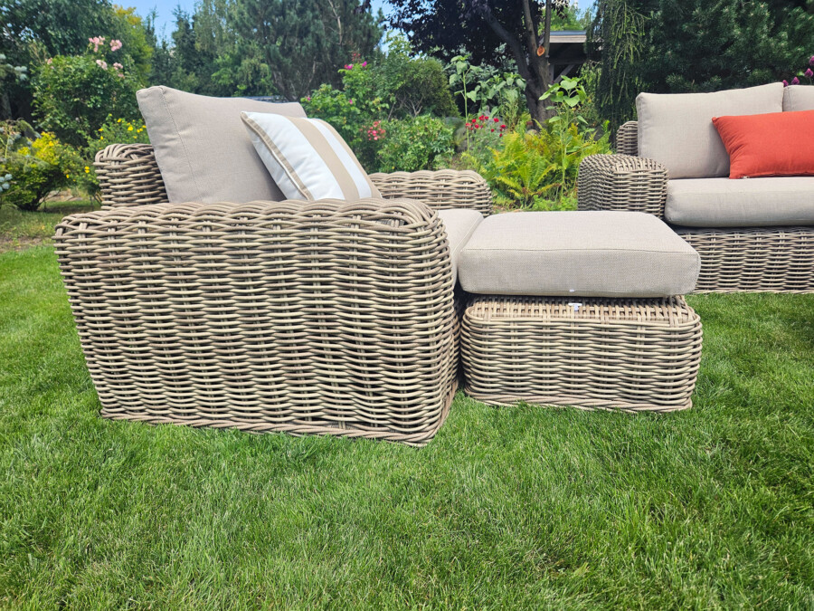 TOSCANIA - Meble tarasowe. Duża sofa, 2 fotele, stół, podnóżek. OKRĄGŁY TECHNORATTAN