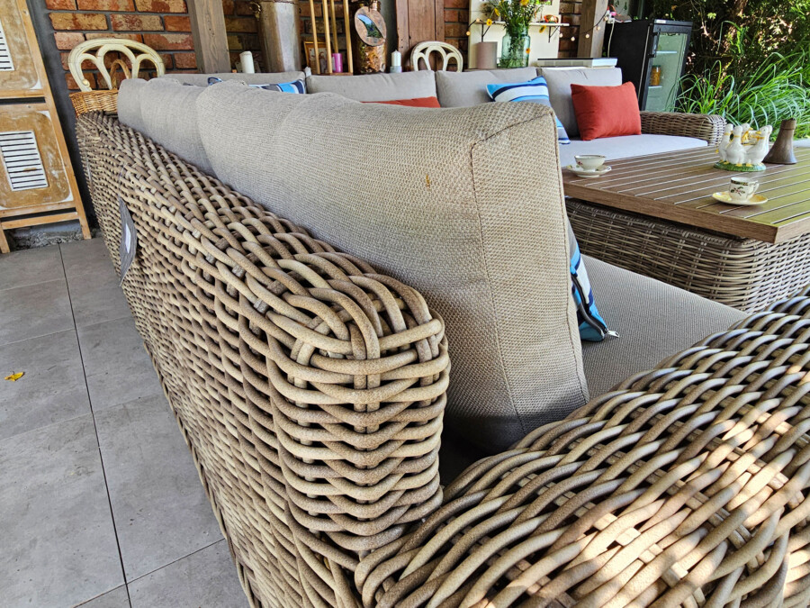 TOSCANIA - Meble tarasowe. Duża sofa, 2 fotele, stół, podnóżek. OKRĄGŁY TECHNORATTAN