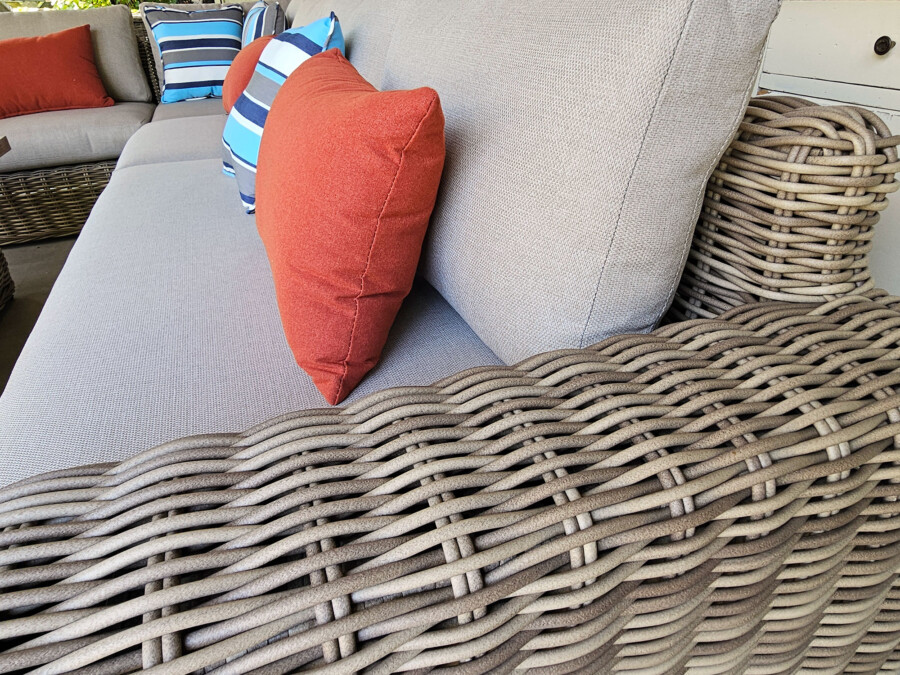 TOSCANIA - Meble tarasowe. Duża sofa, 2 fotele, stół, podnóżek. OKRĄGŁY TECHNORATTAN