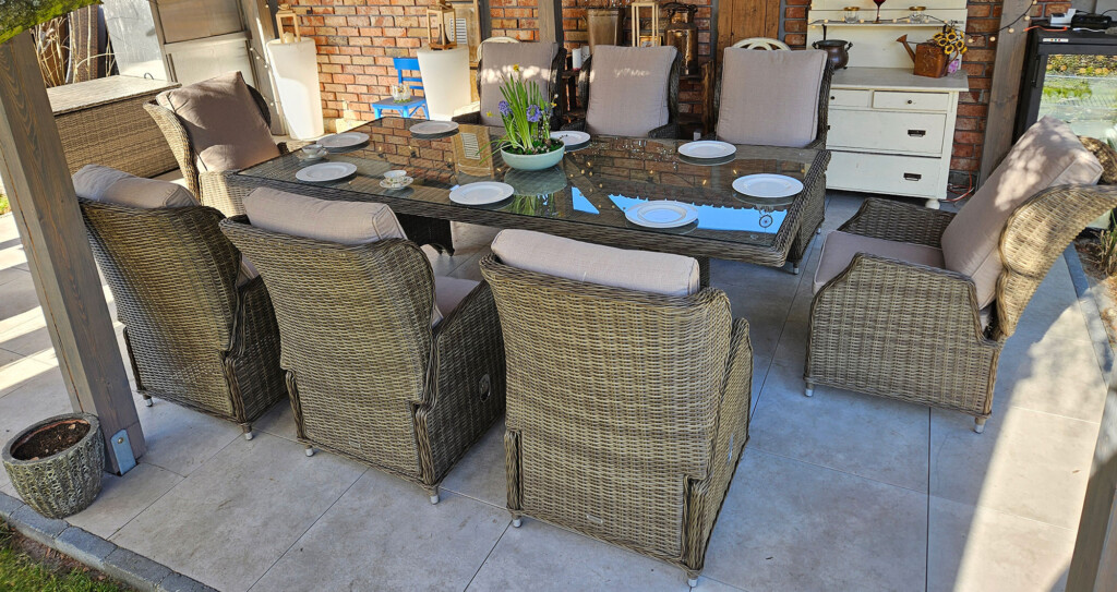 Zestaw ogrodowy KOLOSEUM 240 z technorattanu – stół i 8 regulowanych foteli