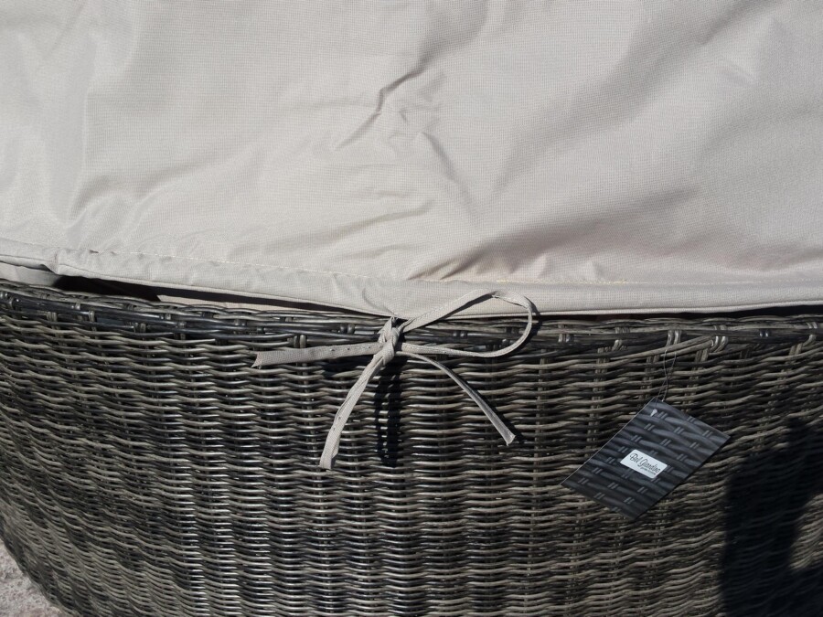 Stolik z technorattanu półokrągły RAWENNA Stolik z technorattanu półokrągły RAWENNA