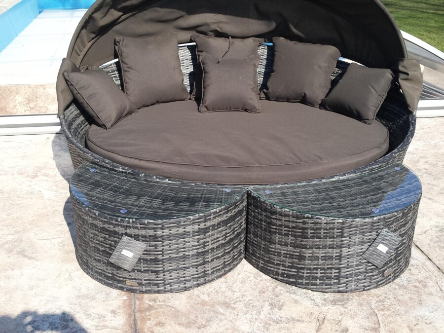 Stolik z technorattanu półokrągły RAWENNA Stolik z technorattanu półokrągły RAWENNA