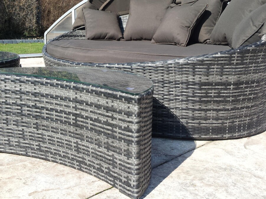 Stolik z technorattanu półokrągły RAWENNA Stolik z technorattanu półokrągły RAWENNA