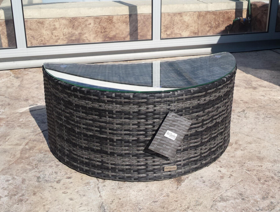 Stolik z technorattanu półokrągły RAWENNA Stolik z technorattanu półokrągły RAWENNA