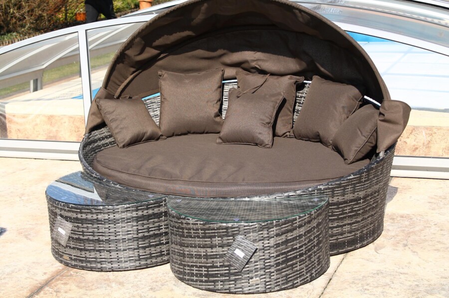 Stolik z technorattanu półokrągły RAWENNA Stolik z technorattanu półokrągły RAWENNA